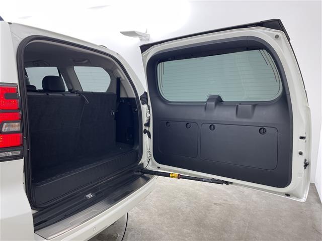 ランドクルーザープラド ＴＸ　Ｌパッケージ　ナビ　バックカメラ　サンルーフ　ルーフレール　衝突軽減　レーダクルーズ　クリアランスソナー　革シート　シートヒーター　シートベンチレーション　社外１７インチＡＷ　電動格納サードシート　ＬＥＤライト（22枚目）