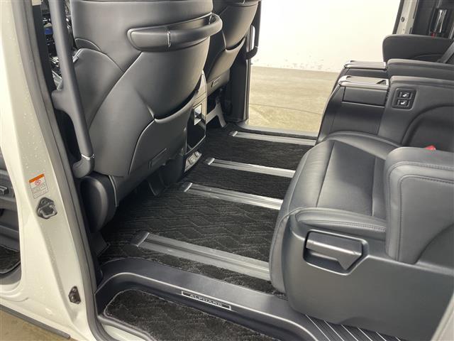 アルファード ３．５ＳＣ　ワンオーナー車　純正ナビ　全方位カメラ　トヨタセーフティセンス　ＪＢＬサウンド　純正後席モニター　デジタルインナーミラー　両側パワスラ　パワーバックドア　ＢＳＭ　純正１８インチＡＷ　革シート　ドラレコ（15枚目）