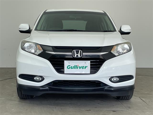 ヴェゼル Ｇ　純正ナビ　ＴＶ　Ｂｌｕｅｔｏｏｔｈ　バックカメラ　ＥＴＣ　スマートキー　スペアキー　アイドリングストップ　純正フロアマット　ドアバイザー（4枚目）