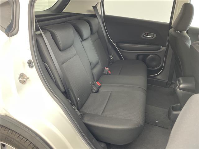 ヴェゼル Ｇ　純正ナビ　ＴＶ　Ｂｌｕｅｔｏｏｔｈ　バックカメラ　ＥＴＣ　スマートキー　スペアキー　アイドリングストップ　純正フロアマット　ドアバイザー（11枚目）