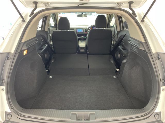 ヴェゼル Ｇ　純正ナビ　ＴＶ　Ｂｌｕｅｔｏｏｔｈ　バックカメラ　ＥＴＣ　スマートキー　スペアキー　アイドリングストップ　純正フロアマット　ドアバイザー（19枚目）