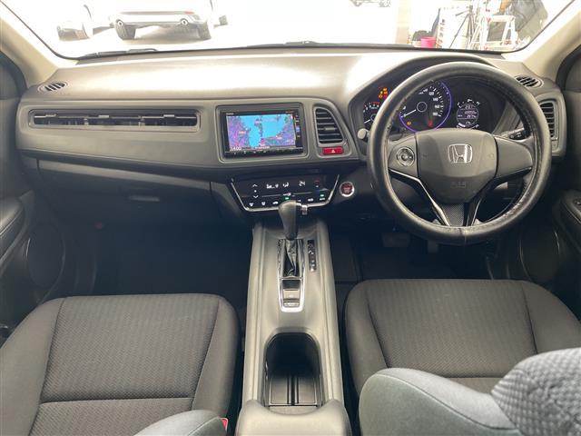 ヴェゼル Ｇ　純正ナビ　ＴＶ　Ｂｌｕｅｔｏｏｔｈ　バックカメラ　ＥＴＣ　スマートキー　スペアキー　アイドリングストップ　純正フロアマット　ドアバイザー（42枚目）