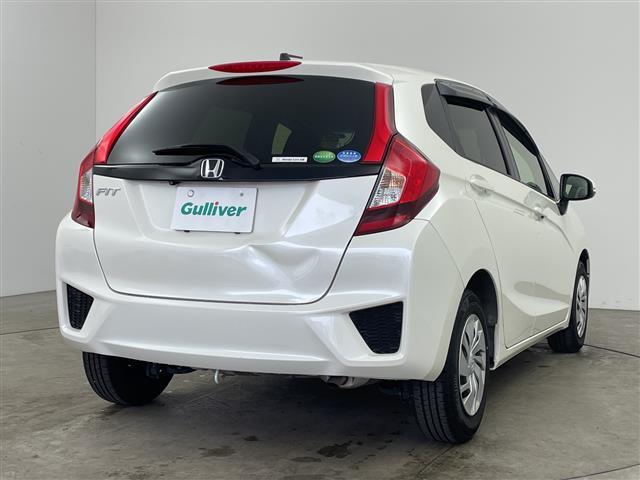 フィット １３Ｇ・Ｆパッケージ　コンフォートエディション　・純正ディスプレイオーディオ（ＣＤ／ＵＳＢ／ＴＶ）・衝突軽減ブレーキ・バックカメラ・シートヒーター・ＥＴＣ・ヘッドライトレベライザー・ＥＣＯＮ・プッシュスタート・スマートキー（3枚目）