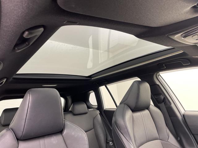 カローラクロス ハイブリッド　Ｚ　純正ディスプレイオーディオ　全方位カメラ　トヨタセーフティセンス　ＢＳＭ　パーキングサポートブレーキ　パワーバックドア　ガラスルーフ　ＬＥＤヘッドライト　純正１８インチＡＷ　ドラレコ　スペアキー（35枚目）