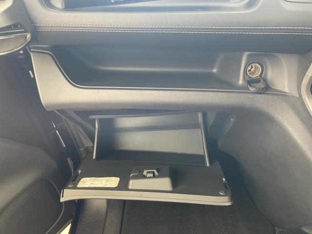 セレナ ハイウェイスター　・純正９インチナビ・全方位カメラ・両側パワースライドドア・フリップダウンモニター・ドラレコ・衝突軽減ブレーキ・パーキングアシスト・標識検知・車線逸脱警報・ふらつき検知・ソナー・ＬＥＤヘッドランプ（76枚目）