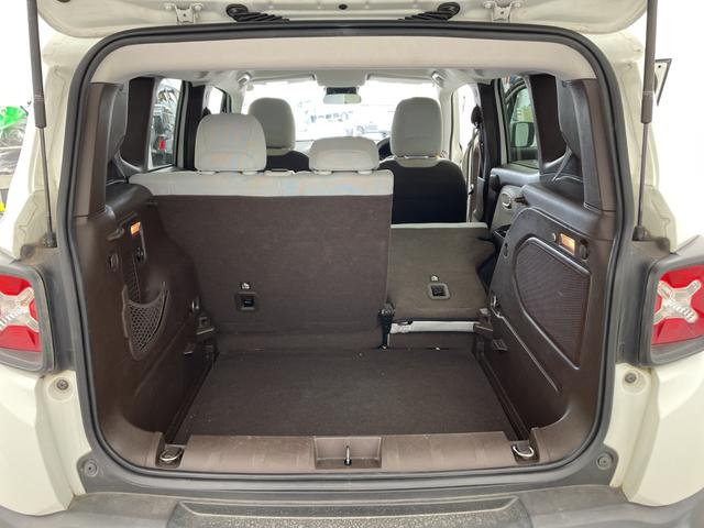 ジープ・レネゲード オープニング・エディション 純正オーディオ Bluetooth USB AM FM 左右独立エアコン クルーズコントロール 革巻きステアリング 純正16インチアルミホイール ルーフレール ステアリングスイッチ フォグランプ(20枚目)