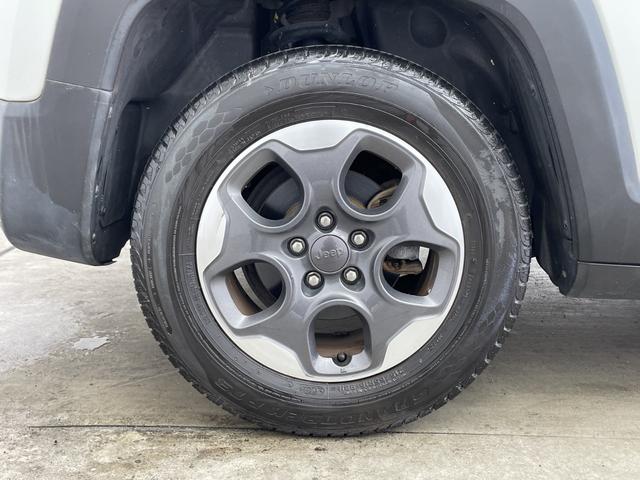 ジープ・レネゲード オープニング・エディション 純正オーディオ Bluetooth USB AM FM 左右独立エアコン クルーズコントロール 革巻きステアリング 純正16インチアルミホイール ルーフレール ステアリングスイッチ フォグランプ(55枚目)