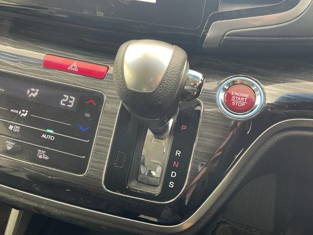 オデッセイ アブソルート　・衝突軽減ブレーキ・純正ナビ・バックカメラ・両側パワースライドドア・前後ドライブレコーダー・フルセグ・スマートキー・スペアキー・プッシュスタート・オットマン・クルーズコントロール・ＬＥＤライト・ＥＴＣ（30枚目）