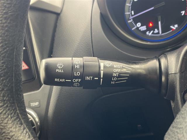 ランドクルーザープラド ＴＸ　純正ナビ　ＴＶ　ビルトインＥＴＣ　モデリスタエアロ　ルーフレール　ＨＩＤヘッドライト　４ＷＤ　オートライト　純正アルミホイール　カーテンエアバック　スマートキー　プッシュスタート　革調シートカバー（20枚目）