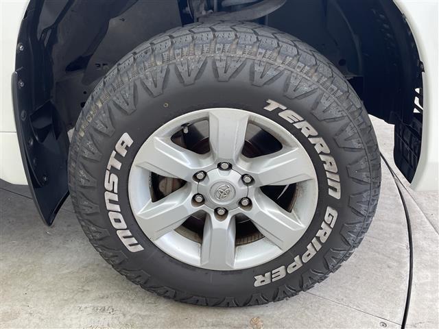 ランドクルーザープラド ＴＸ　純正ナビ　ＴＶ　ビルトインＥＴＣ　モデリスタエアロ　ルーフレール　ＨＩＤヘッドライト　４ＷＤ　オートライト　純正アルミホイール　カーテンエアバック　スマートキー　プッシュスタート　革調シートカバー（41枚目）