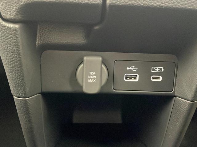 ステップワゴン ｅ：ＨＥＶスパーダ　登録未使用車　ホンダセンシング　衝突軽減ブレーキ　先行車発進告知　路外逸脱抑制機能　車線維持支援システム　ＢＳＭ　標識認識機能　リアパーキングセンサー　純正１１インチナビ　フルセグ　ＢＴ（18枚目）