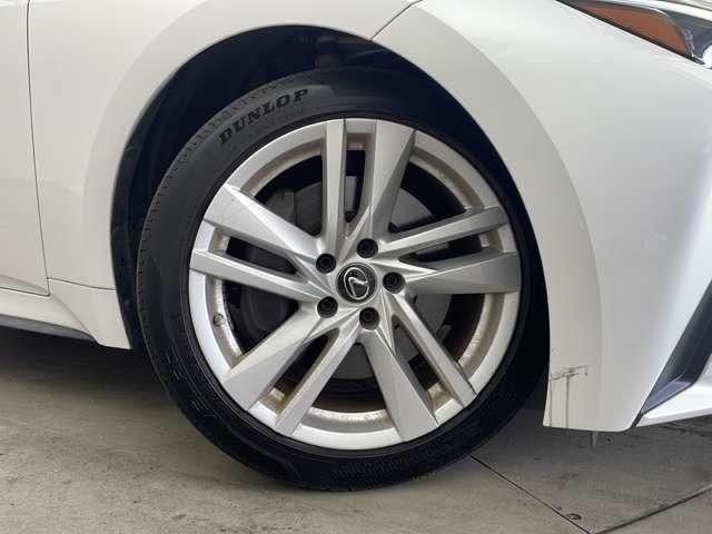 ＩＳ ＩＳ３００ｈ　サンルーフ　純正１０．３インチメモリナビ（フルセグ　ＢＴ　ＢＤ　ＤＶＤ　ＡＵＸ　ミュージックサーバー）　ＢＳＭ　ＲＳＡ　ＰＫＳＡ　ＰＫＳＢ　前後コーナーセンサー　合皮シート（茶）　前席シートヒーター（67枚目）