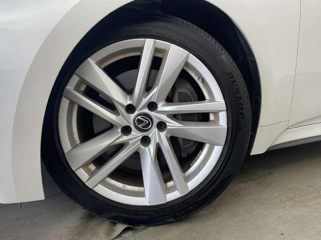 ＩＳ ＩＳ３００ｈ　サンルーフ　純正１０．３インチメモリナビ（フルセグ　ＢＴ　ＢＤ　ＤＶＤ　ＡＵＸ　ミュージックサーバー）　ＢＳＭ　ＲＳＡ　ＰＫＳＡ　ＰＫＳＢ　前後コーナーセンサー　合皮シート（茶）　前席シートヒーター（68枚目）