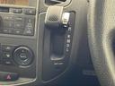 ２０Ｓ　ＡＭ／ＦＭ／ＣＤ／ＭＤ　サンルーフ　ＥＴＣ　ＡＢＳ　ハロゲンライト　リモコンキー　オートエアコン　純正フロアマット　ウォークスルー　両側スライドドア　電動格納ミラー　サイドバイザー　Ｗエアバッグ（24枚目）