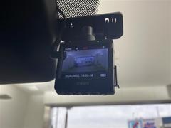 【ドライブレコーダー】映像・音声などの運転中の記録を残します。事故などを起こした起こされた時の証拠になりえますので、もしも時でも安心ですね。 6