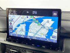 【純正１１．４型ナビ】専用設計で車内の雰囲気にマッチ！ナビ利用時のマップ表示は見やすく、いつものドライブがグッと楽しくなります！ 4