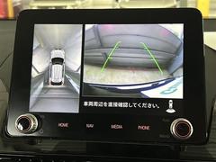 【マルチアラウンドモニター】まるでクルマを真上から見下ろしたかのような視点で駐車をサポートします！クルマの斜め後ろや真横など、前後左右の４つのカメラの映像が合成されて、モニターに映し出されます。 6