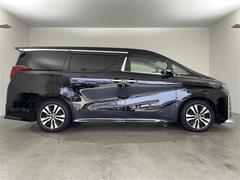安心の全車保証付き！（※部分保証、国産車は納車後３ヶ月、輸入車は納車後１ヶ月の保証期間となります）。その他長期保証（有償）もご用意しております！※長期保証を付帯できる車両には条件がございます。 6