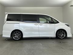 安心の全車保証付き！（※部分保証、国産車は納車後３ヶ月、輸入車は納車後１ヶ月の保証期間となります）。その他長期保証（有償）もご用意しております！※長期保証を付帯できる車両には条件がございます。 6