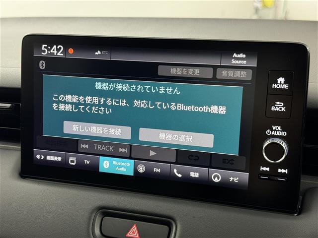 ヴェゼル ｅ：ＨＥＶ　Ｚ　純正ナビ　ホンダセンシング　バックカメラ　レーダークルーズコントロール　レーンキープアシスト　前後コーナーセンサー　衝突被害軽減装置　横滑り防止装置　パドルシフト　ＭＴ付きＡＴ　パワーバックドア（7枚目）