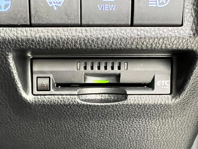 ＲＡＶ４ Ｇ　Ｚパッケージ　ワンオーナー　トヨタセーフティーセンス　ナビ付純正ディスプレイオーディオ　バックカメラ　ＥＴＣ　置くだけ充電　電子パーキング　パワーバックドア　パワーシート　シートヒーター　ステアリングヒーター（6枚目）