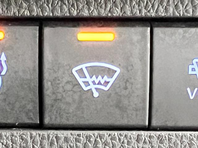 ＲＡＶ４ Ｇ　Ｚパッケージ　ワンオーナー　トヨタセーフティーセンス　ナビ付純正ディスプレイオーディオ　バックカメラ　ＥＴＣ　置くだけ充電　電子パーキング　パワーバックドア　パワーシート　シートヒーター　ステアリングヒーター（7枚目）