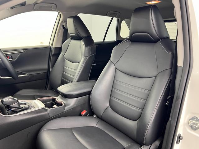ＲＡＶ４ Ｇ　Ｚパッケージ　ワンオーナー　トヨタセーフティーセンス　ナビ付純正ディスプレイオーディオ　バックカメラ　ＥＴＣ　置くだけ充電　電子パーキング　パワーバックドア　パワーシート　シートヒーター　ステアリングヒーター（21枚目）
