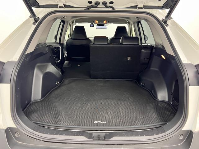 ＲＡＶ４ Ｇ　Ｚパッケージ　ワンオーナー　トヨタセーフティーセンス　ナビ付純正ディスプレイオーディオ　バックカメラ　ＥＴＣ　置くだけ充電　電子パーキング　パワーバックドア　パワーシート　シートヒーター　ステアリングヒーター（26枚目）