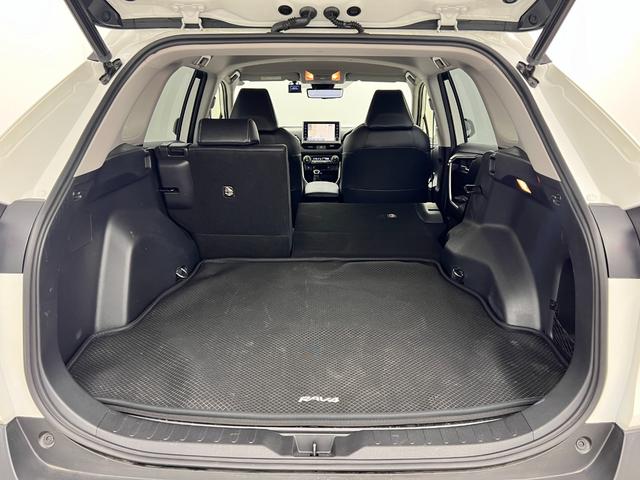 ＲＡＶ４ Ｇ　Ｚパッケージ　ワンオーナー　トヨタセーフティーセンス　ナビ付純正ディスプレイオーディオ　バックカメラ　ＥＴＣ　置くだけ充電　電子パーキング　パワーバックドア　パワーシート　シートヒーター　ステアリングヒーター（28枚目）
