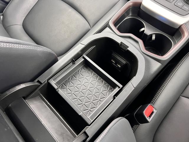 ＲＡＶ４ Ｇ　Ｚパッケージ　ワンオーナー　トヨタセーフティーセンス　ナビ付純正ディスプレイオーディオ　バックカメラ　ＥＴＣ　置くだけ充電　電子パーキング　パワーバックドア　パワーシート　シートヒーター　ステアリングヒーター（52枚目）