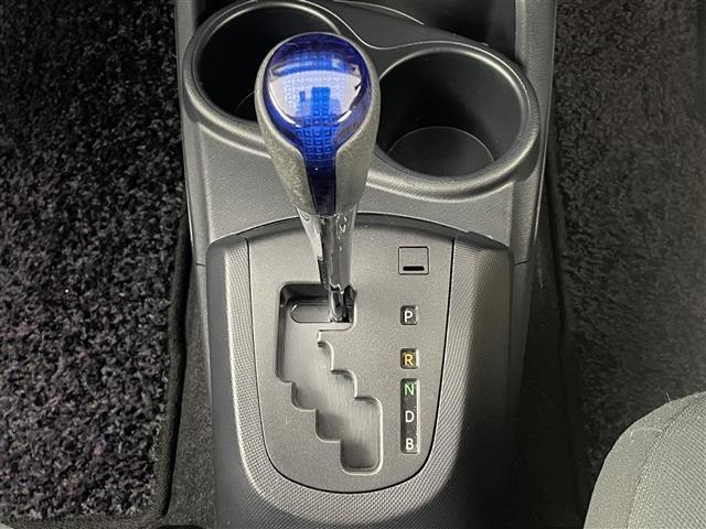 アクア Ｓスタイルブラック　トヨタセーフティーセンス　純正ＳＤナビゲーション　バックカメラ　ドライブレコーダー　プッシュスタート　スマートキー　スペアキー　オートライト　ＬＥＤライト　フォグライト　ＥＴＣ　純正フロアマット（30枚目）