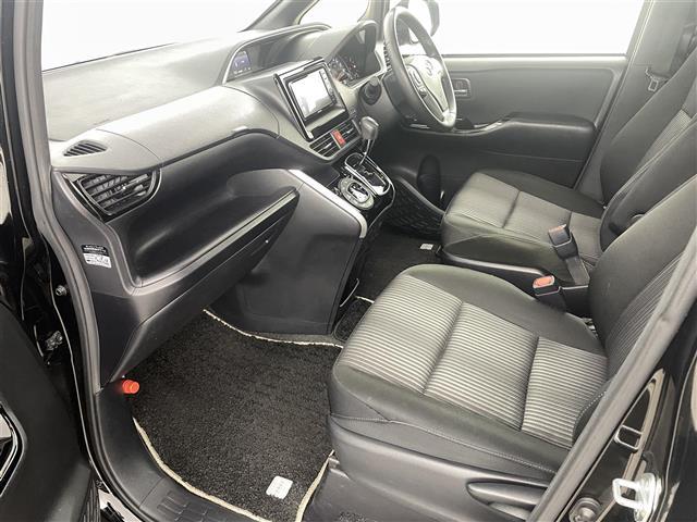 ヴォクシー ＺＳ　煌ＩＩ　社外ナビ　Ｂｌｕｅｔｏｏｔｈ　バックカメラ　ＥＴＣ　ドライブレコーダー　衝突軽減ブレーキ　オートハイビーム　両側パワースライドドア　革巻きステアリング　プッシュスタート　アイドリングストップ　ＬＥＤ（18枚目）