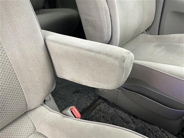 エルグランド リミテッドエディション　社外ナビ（フルセグＴＶ／ＵＳＢ／ａｎｄｒｏｉｄ／ＹｏｕＴｕｂｅ／ＵＳＢ）　ＥＴＣ　３列目シート　片側パワースライドドア　ウォークスルー　オートライト　ドアバイザー　純正アルミホイール（22枚目）