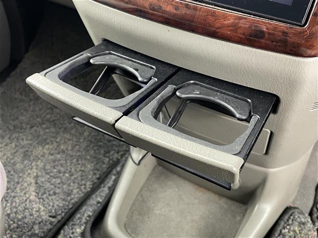 エルグランド リミテッドエディション　社外ナビ（フルセグＴＶ／ＵＳＢ／ａｎｄｒｏｉｄ／ＹｏｕＴｕｂｅ／ＵＳＢ）　ＥＴＣ　３列目シート　片側パワースライドドア　ウォークスルー　オートライト　ドアバイザー　純正アルミホイール（33枚目）
