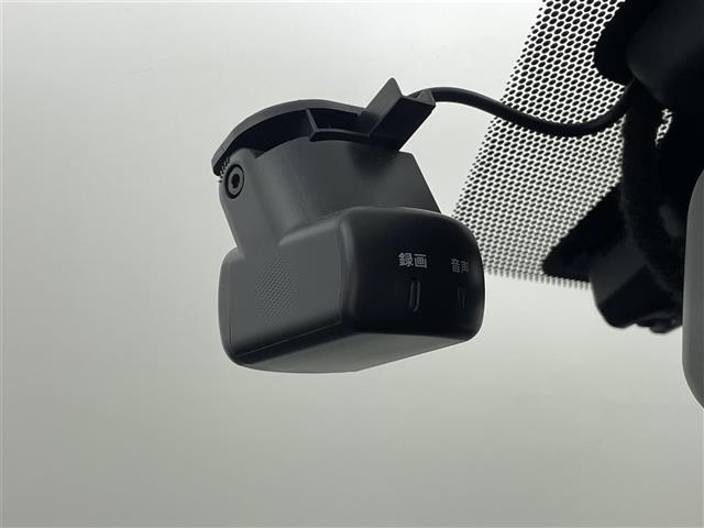 キックス Ｘ　セーフティアシスト　純正ナビ（フルセグＴＶ／ＢＴ／ＳＤ／ＣＤ／ＤＶＤ／ＦＭ／ＡＭ）　バックカメラ　全方位カメラ　ＥＴＣ　デジタルインナーミラー　前方ドラレコ　ハーフレザーシート　オートライト（6枚目）