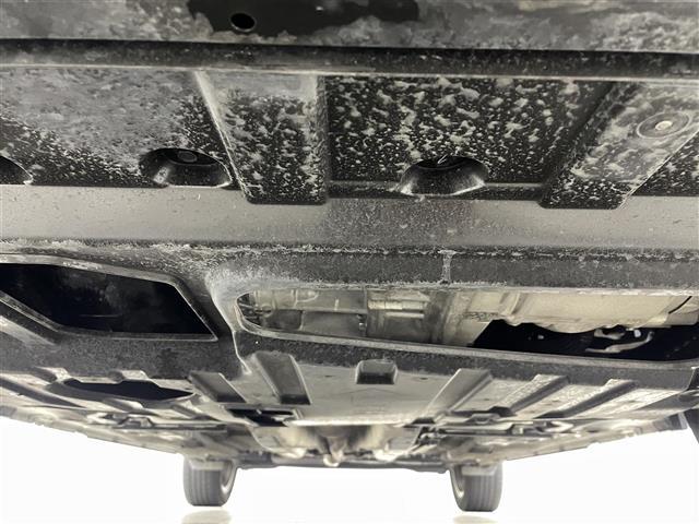 キックス Ｘ　セーフティアシスト　純正ナビ（フルセグＴＶ／ＢＴ／ＳＤ／ＣＤ／ＤＶＤ／ＦＭ／ＡＭ）　バックカメラ　全方位カメラ　ＥＴＣ　デジタルインナーミラー　前方ドラレコ　ハーフレザーシート　オートライト（42枚目）