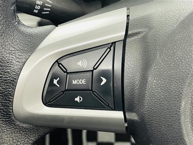 コペン エクスプレイ　純正ナビ（ワンセグＴＶ／ＣＤ／ＳＤ／ＵＳＢ／ＦＭ／ＡＭ）　オープンカー　横滑り防止装置　ｅｃｏＩＤＬＥモード　シートヒーター　オートエアコン　ＭＴモード付ＡＴ　プッシュスタート　スマートキー　ＬＥＤ（9枚目）