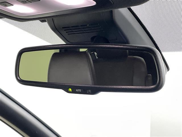 エスクァイア Ｇｉ　プレミアムパッケージ　トヨタセーフティセンス　純正ナビ　フルセグＴＶ／ＳＤ／ＣＤ／ＢＴ／ＦＭ／ＡＭ　ＥＴＣ　フリップダウン　両側パワースライドドア　ハーフレザー　シートヒーター　エアシート　オートライト　積込みサマータイヤ（33枚目）