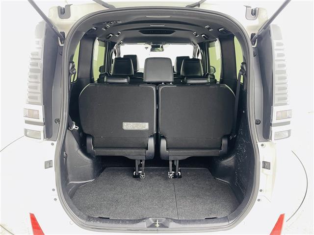 ヴォクシー ハイブリッドＺＳ　煌ＩＩＩ　トヨタセーフティセンス　純正ナビ　フルセグＴＶ／ＦＭ／ＡＭ／ＳＤ／ＣＤ／ＨＤＭＩ　ＥＴＣ　ドラレコ　バックカメラ　クルコン　両側パワスラ　ハーフレザーシート　シートヒーター　エアシート　オートライト（19枚目）