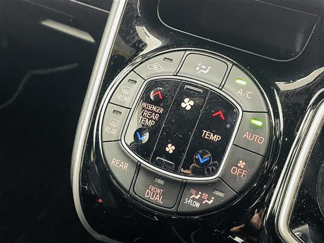 ヴォクシー ハイブリッドＺＳ　煌ＩＩＩ　トヨタセーフティセンス　純正ナビ　フルセグＴＶ／ＦＭ／ＡＭ／ＳＤ／ＣＤ／ＨＤＭＩ　ＥＴＣ　ドラレコ　バックカメラ　クルコン　両側パワスラ　ハーフレザーシート　シートヒーター　エアシート　オートライト（35枚目）