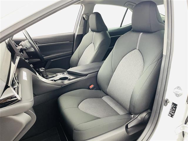 カムリ Ｇ　トヨタセーフティセンス　ブラインドスポットモニター　純正９インチディスプレイオーディオ　ＤＶＤ／ＣＤ／ＢＴ／ＵＳＢ／ＡＭ／ＦＭ　６スピーカー　パワーシート　純正フロアマット　純正１７インチＡＷ（19枚目）