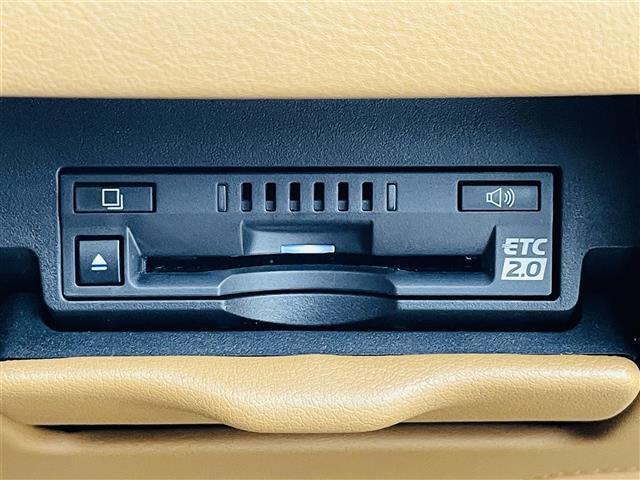 LC LC500 コンバーチブル 純正ナビ CD/DVD/BT/フルセグTV ビルトインETC レザーシート シートヒーター エアシート パワーシート レーダークルーズコントロール レーンキープアシスト デジタルインナーミラー(6枚目)