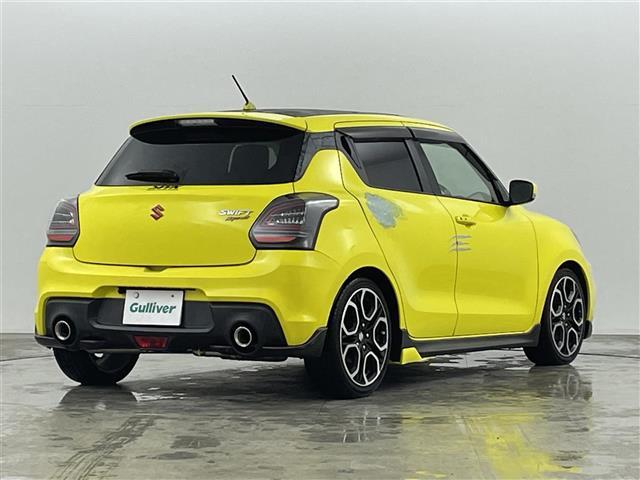 スイフトスポーツ ベースグレード　セーフティパッケージ　ＥＴＣ　衝突軽減ブレーキ　車線逸脱警報　誤発進抑制機能　ふらつき警報　先行車発進お知らせ　Ｄシートヒーター　オートライト　オートマチックハイビーム　６速ＭＴ　純正エアロ（17枚目）