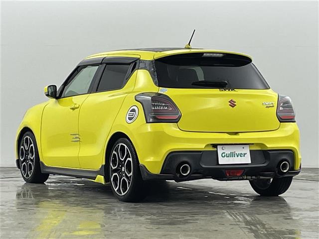 スイフトスポーツ ベースグレード　セーフティパッケージ　ＥＴＣ　衝突軽減ブレーキ　車線逸脱警報　誤発進抑制機能　ふらつき警報　先行車発進お知らせ　Ｄシートヒーター　オートライト　オートマチックハイビーム　６速ＭＴ　純正エアロ（18枚目）