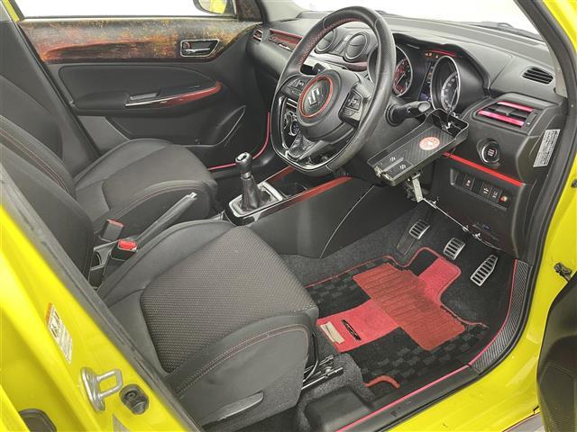 スイフトスポーツ ベースグレード　セーフティパッケージ　ＥＴＣ　衝突軽減ブレーキ　車線逸脱警報　誤発進抑制機能　ふらつき警報　先行車発進お知らせ　Ｄシートヒーター　オートライト　オートマチックハイビーム　６速ＭＴ　純正エアロ（19枚目）