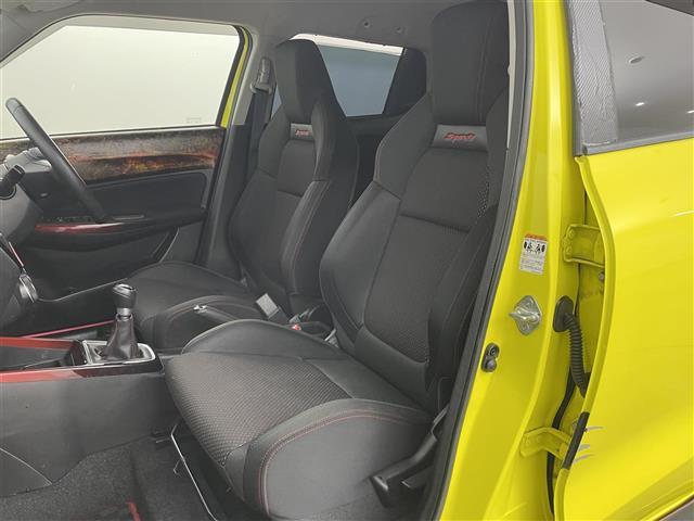 スイフトスポーツ ベースグレード　セーフティパッケージ　ＥＴＣ　衝突軽減ブレーキ　車線逸脱警報　誤発進抑制機能　ふらつき警報　先行車発進お知らせ　Ｄシートヒーター　オートライト　オートマチックハイビーム　６速ＭＴ　純正エアロ（21枚目）