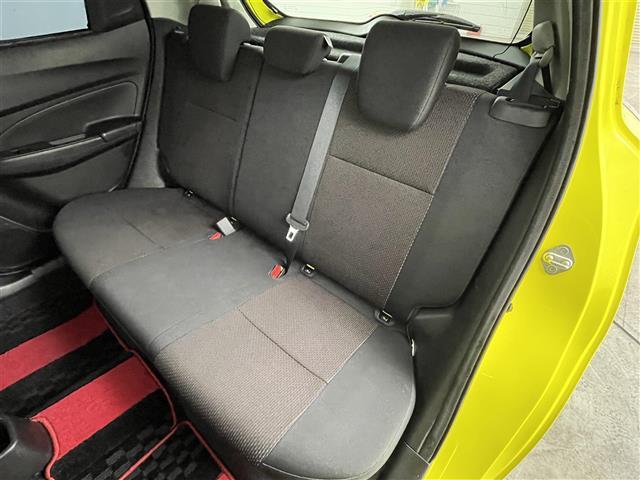 スイフトスポーツ ベースグレード　セーフティパッケージ　ＥＴＣ　衝突軽減ブレーキ　車線逸脱警報　誤発進抑制機能　ふらつき警報　先行車発進お知らせ　Ｄシートヒーター　オートライト　オートマチックハイビーム　６速ＭＴ　純正エアロ（22枚目）