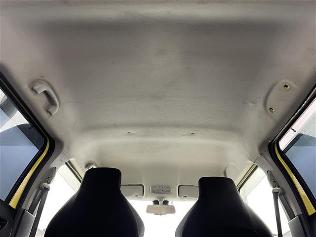 スイフトスポーツ ベースグレード　セーフティパッケージ　ＥＴＣ　衝突軽減ブレーキ　車線逸脱警報　誤発進抑制機能　ふらつき警報　先行車発進お知らせ　Ｄシートヒーター　オートライト　オートマチックハイビーム　６速ＭＴ　純正エアロ（26枚目）