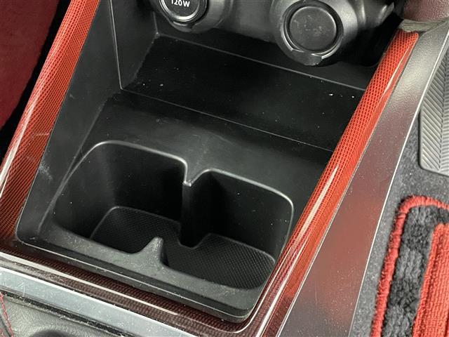 スイフトスポーツ ベースグレード　セーフティパッケージ　ＥＴＣ　衝突軽減ブレーキ　車線逸脱警報　誤発進抑制機能　ふらつき警報　先行車発進お知らせ　Ｄシートヒーター　オートライト　オートマチックハイビーム　６速ＭＴ　純正エアロ（33枚目）