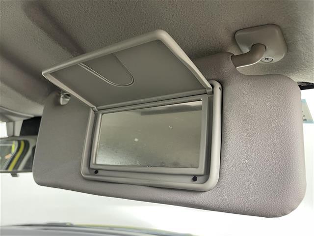 スイフトスポーツ ベースグレード　セーフティパッケージ　ＥＴＣ　衝突軽減ブレーキ　車線逸脱警報　誤発進抑制機能　ふらつき警報　先行車発進お知らせ　Ｄシートヒーター　オートライト　オートマチックハイビーム　６速ＭＴ　純正エアロ（35枚目）